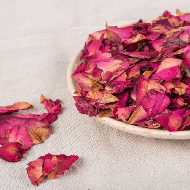 Jadalne płatki róż suszone jadalne kwiaty świeże i aromatyczne duża 200 g