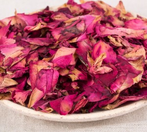 Jadalne płatki róż suszone jadalne kwiaty świeże i aromatyczne 50 g