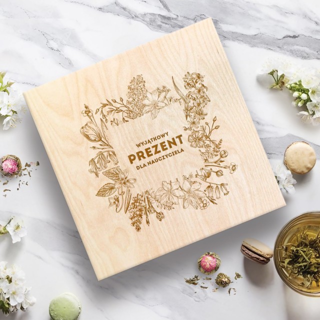 Skrzynka prezentowa zestaw pyszności herbacianych dla nauczyciela