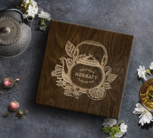 Zestaw herbat kwitnących w skrzynce 18 szt herbaciarka z grawerem