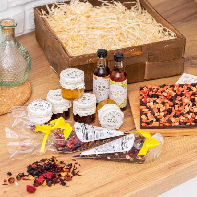 Zestaw prezentowy dla nauczyciela upominek z herbatą i czekoladą 