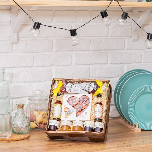 Zestaw prezentowy dla nauczyciela upominek z herbatą i czekoladą 