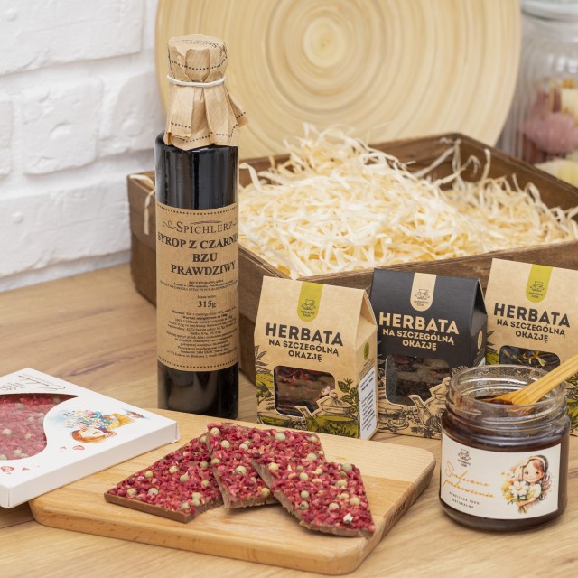 Kosz prezentowy z czekoladą, konfiturą oraz zestaw herbat